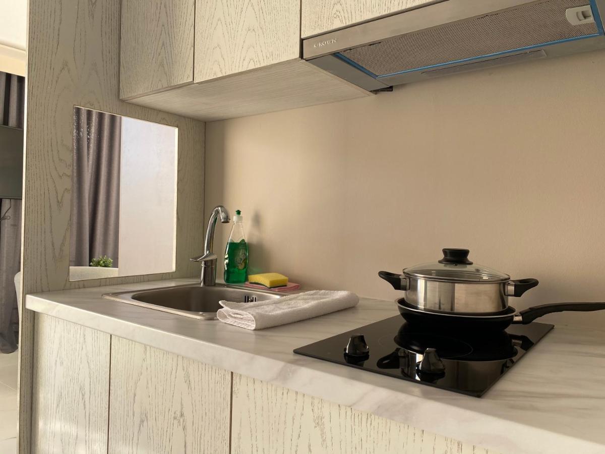 24K Athena Suites Exterior foto